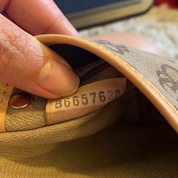 Authentic Dooney & Bourke Wristlet - Picture 7 of 8